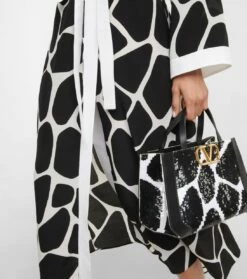 Valentino Morgenmantel Aus Seide 10 Valentino Morgenmantel Aus Seide -Mytheresa Verkaufs-Shop P00692721 d2